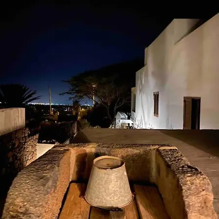 Apartment Casa Kira, Macher