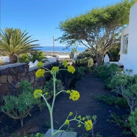 Casa Kira, * Mácher